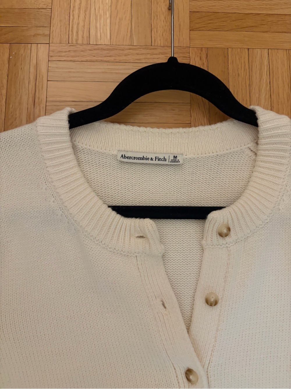Abercrombie & Fitch Cream Short-Sleeve Button-Up Cardigan - Picture 2 of 2